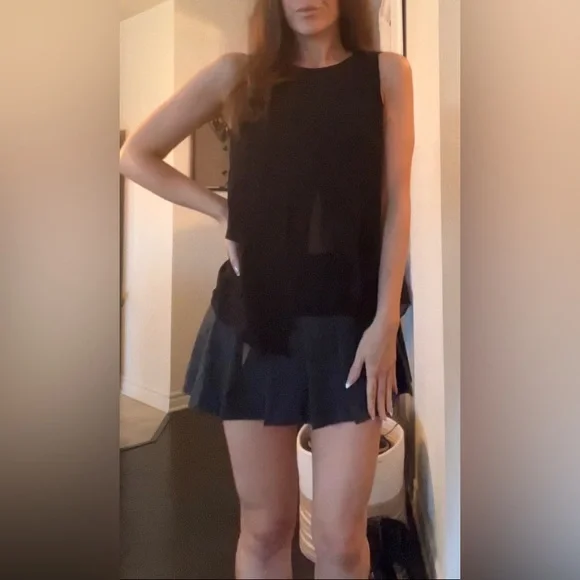 Sleeveless black layer blouse - Picture 4 of 7